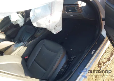 2007 BMW 328Xi z USA, uszkodzony, nr VIN WBAVC93577KX52525